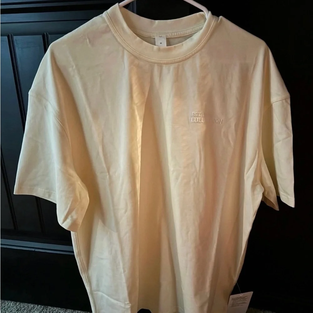 Lululemon Athletica Tan Oversized Boxy T-Shirt - Picture 3 of 3